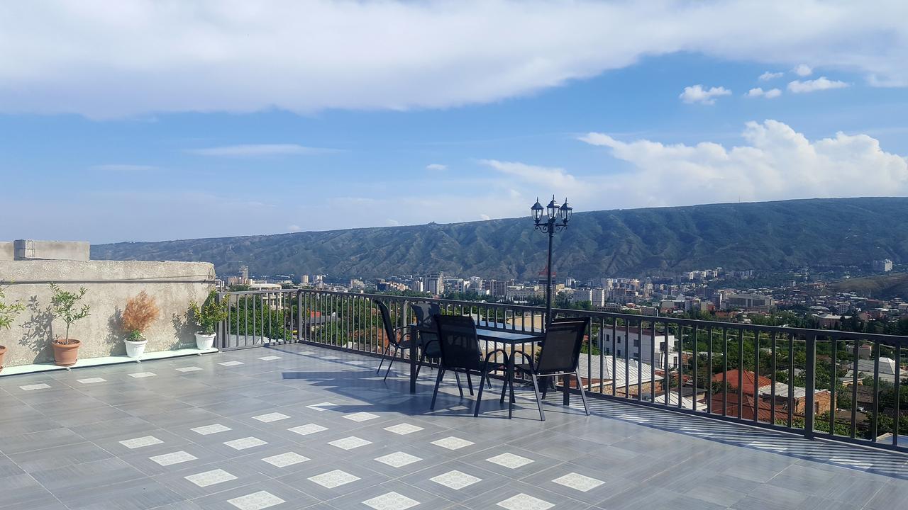 Upstairs Hotel Tbilisi Exterior foto