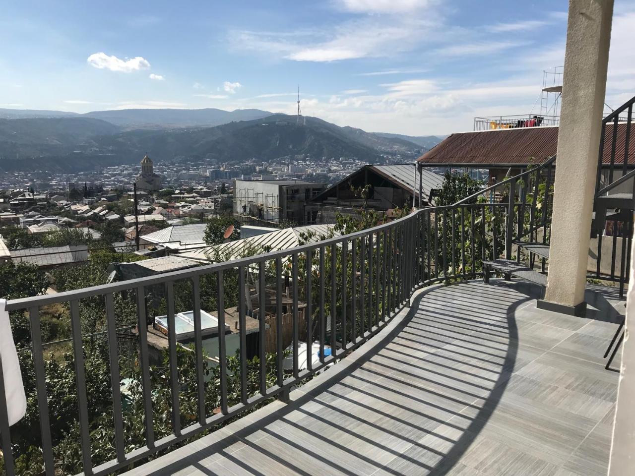 Upstairs Hotel Tbilisi Exterior foto